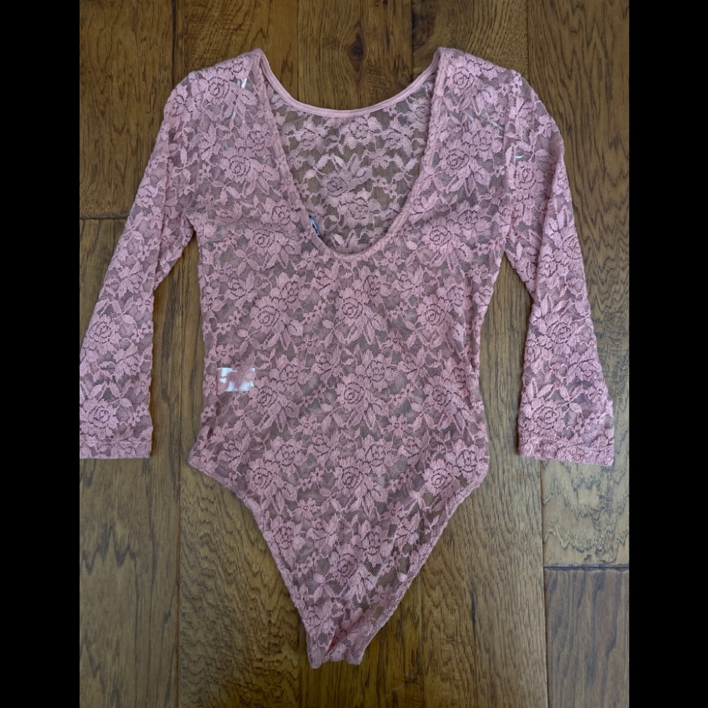 Lace bodysuit - Picture 2 of 5